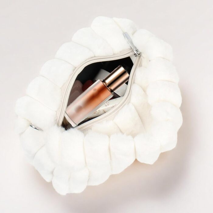 Біла пухнаста вечірня сумочка-клатч зі штучного хутра на ланцюжку для весілля, випускного або вечірки