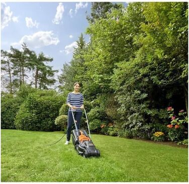 Електрогазонокосарка BLACKDECKER 1000 Вт, ширина 32 см, 3 регулювання висоти, травозбірник 30 л, BEMW351-QS