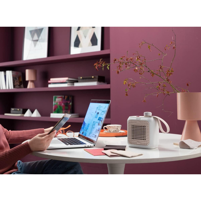 Настільний керамічний тепловентилятор De'Longhi Capsule Desk HFX10B03.PK, тихий міні-швидкий обігрівач, регульована решітка, захис