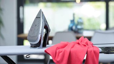 Парова праска Braun FreeStyle 5 SI 5188 BK - праска з підошвою FreeGlide 3D, вертикальна подача пари, 2800 Вт, паровий удар 220 г