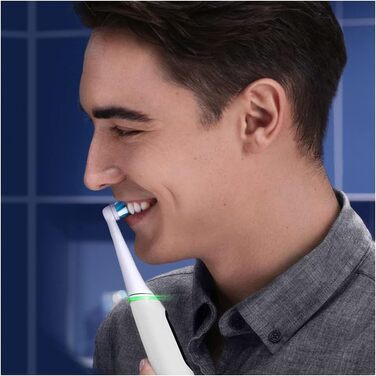 Електрична зубна щітка Oral-B iO Series 6, 5 режимів чищення для догляду за зубами, магнітна технологія, дисплей і дорожній кейс, подарунок чоловік/жінка, дизайн Braun, білий