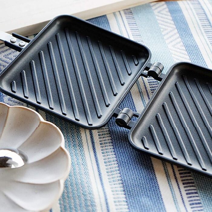 Тостер для сендвічів TAMUME з рифленою поверхнею Антипригарна машина для тортів із міцною ручкою, сендвіч-машина для тостів підходить для використання на плиті (рифлена поверхня)