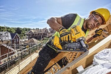 Акумуляторний цвяходер DEWALT 18 В/5 Ач, DCN692P2-QW