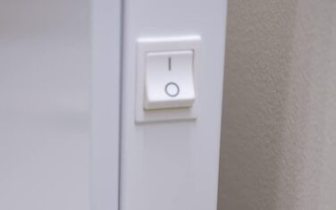 Настінний конвекторний обігрівач - Білий, 500 Вт Електричний радіатор з термостатом Настінний електричний обігрівач Висота 420 мм Електричний радіатор Захист від замерзання, тижневий режим Електричний обігрівач, 12 H -