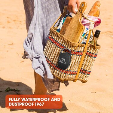 Колонка JBL CLIP 4 чорного кольору - Водонепроникна, портативна музична колонка з практичним карабіном - До 10 годин бездротової т