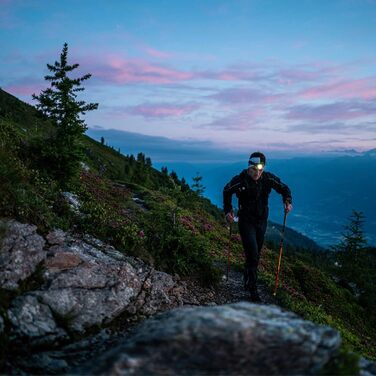 Налобний ліхтар Ledlenser H7R Core LED, 1000 люмен, перезаряджається від літієвої батареї, водонепроникний IP67, фокусується, плавно регулюється яскравість, постійне світло, дальність променя 250 м, магнітний зарядний кабель USB, один налобний ліхтар