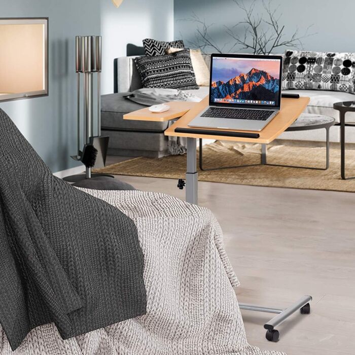 Приліжковий столик GIANTEX з колесами, регульований по висоті та нахилу стіл для догляду, стіл для ноутбука на колесах/столик для ноутбуків з 2 упорами, приліжковий столик для ліжок для догляду, з підставкою для миші, 64 x 45 x 71-93 см (натуральний)