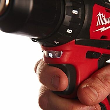 Акція на акумуляторний дриль-шуруповерт Milwaukee M12BDD-152C 2 шт. 12 В / 1,5 Ач Li-Ion, , 4933451460