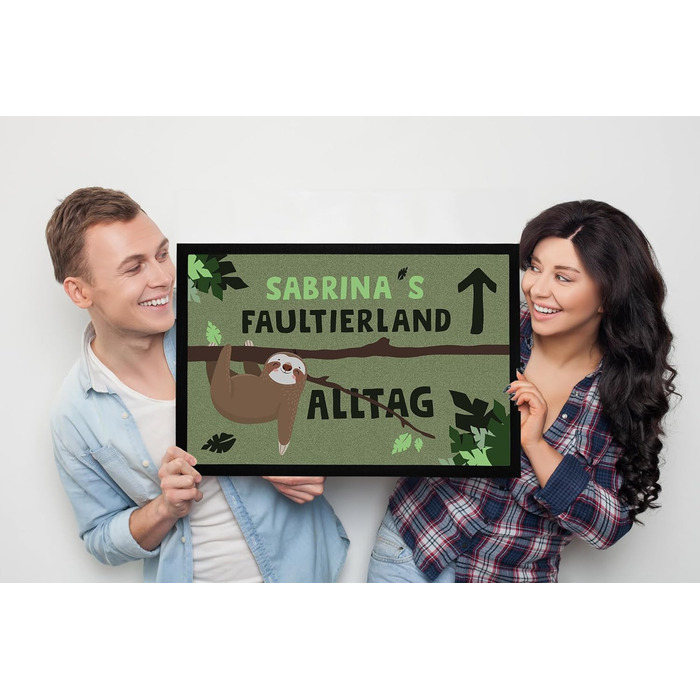 Килимок для дверей з іменним принтом, Slothland Versus Everyday Sloth, що налаштовується, нековзний та миється, білий, 60x40 см, Slothland White