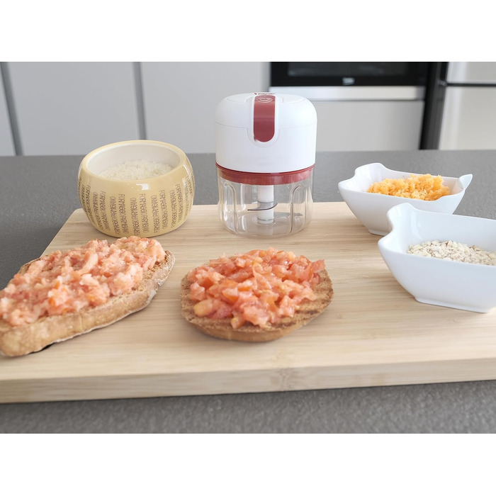 Подрібнювач з підключенням USB, міні кухонний комбайн, ємність 250 мл, потужність 3,7 В, 3 леза з нержавіючої сталі, акумуляторна