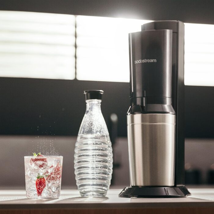 Виробник газованої води SodaStream Crystal 3.0 Quick-Connect CO2 балон і скляний графин, срібло, чорний/титан, 45 см з 1 пляшкою та балоном CO2