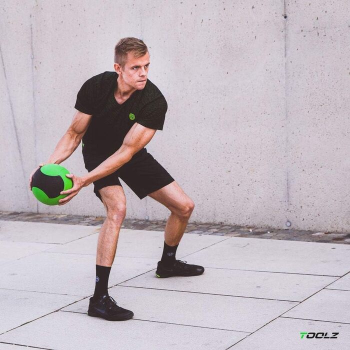 Медичний м&39яч TOOLZ для ефективних силових тренувань - Медичний м&39яч для швидкісних, вибухових силових тренувань та силової витривалості 2 кг
