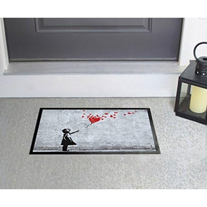 Дівчина з повітряною кулькою та метеликами, килимок у стилі Бенксі Декоративний килимок для приміщень Дизайнерський килимок для прихожих 60x40 см, 1art1