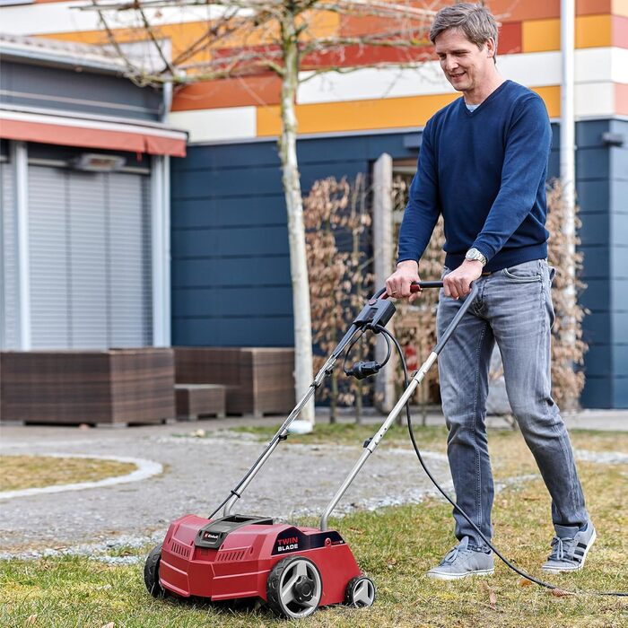 Аератор газону GC-ES 1231/1 (1200 Вт, до 300 м, 8 подвійних ножів, 3-ступеневе регулювання глибини транспортне положення, складна ручка керування)