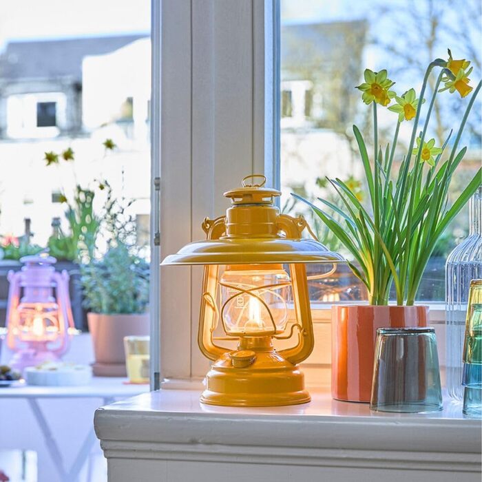 Світлодіодний ліхтар Feuerhand Baby Special 276 жовтий - ідеально підходить для вітальні, балкона або патіо - регульоване тепле біле світло, 18 днів роботи від батареї - виготовлено в Німеччині