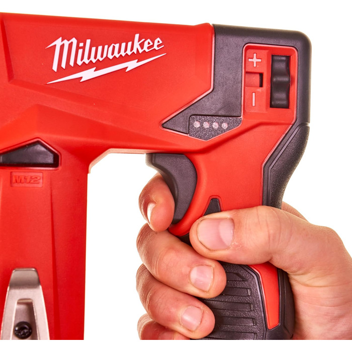 Степлер Milwaukee M12BST-202X, 2.0Ah 12В з акумулятором