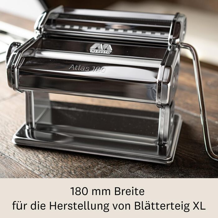 Макаронна машина Marcato Atlas 180 з насадкою для різання, 3 формати макаронних виробів лазанья (ширина 180 мм), фетучіні (6 мм) і тальоліні (1,5 мм), виробництво Італія, срібна макаронна машина Atlas 180