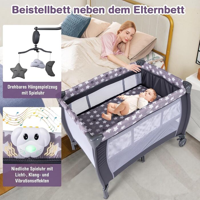 Складана приліжкова ліжечка COSTWAY 3 в 1, дорожнє ліжечко з матрацом, підвісні іграшки, музичний мобіль, пеленальний столик та сумка для перенесення, 2-рівневе дитяче ліжечко з колесами для дітей до 36 місяців (темно-сірий)