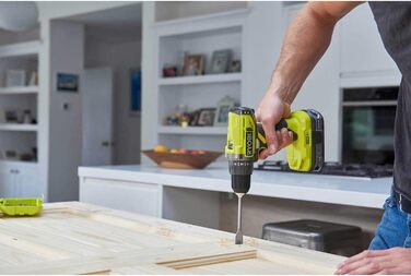 Двошвидкісний акумуляторний дриль-шуруповерт Ryobi