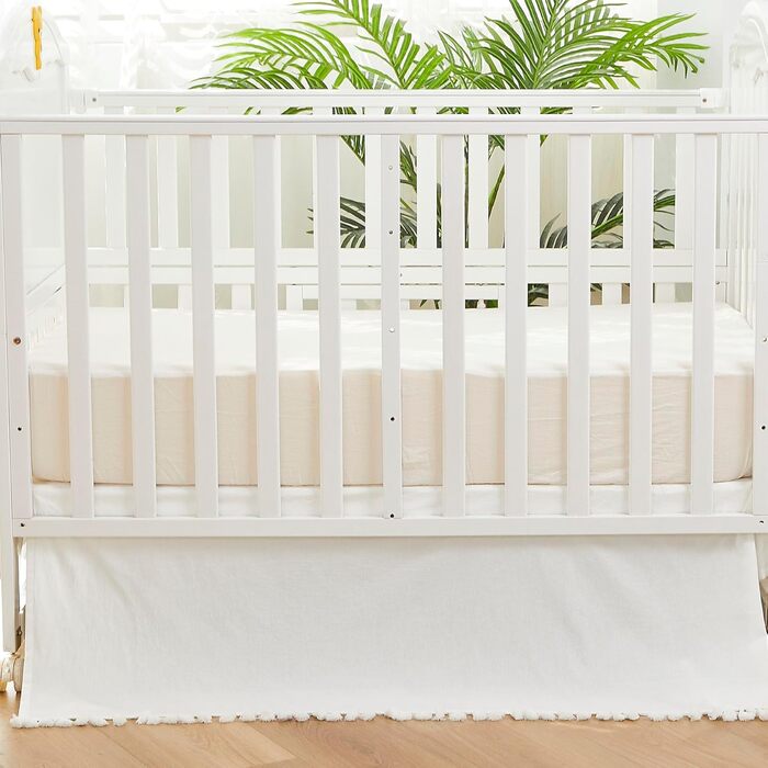 Бохо Богемна спідниця для дитячого ліжечка для дівчинки та хлопчика з пилом та рюшами - Нейтральний однотоний кремовий білий Фермерський шик 100 прана бавовна Мінімалістична бахрома з китицями Макраме Білий/Розкішний сад