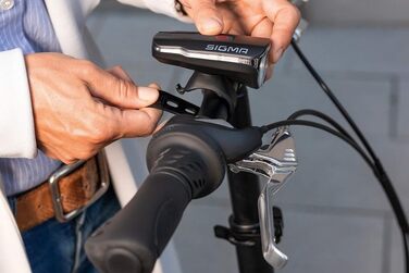 Комплект освітлення для велосипеда SIGMA Aura 60 USB/Nugget II Передні та задні ліхтарі, схвалені StVZO, працюють від батарейок