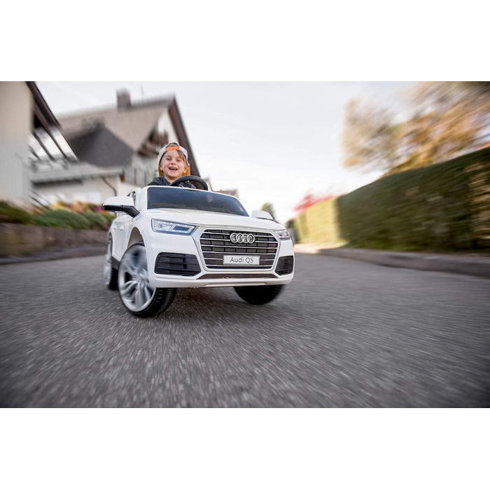 Електромобіль Playtastic Audi Q5 дитячий, до 7 км/год, на дистанційному управлінні, MP3, білий (дитячий автомобіль на дистанційном