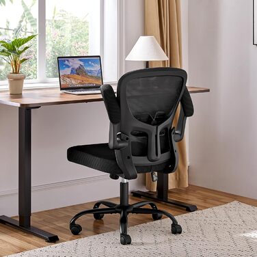 Офісне крісло Yaheetech з відкидними підлокітниками, робоче крісло з регульованою поперековою опорою, обертове крісло з сітки, ергономічне офісне крісло, функція гойдання, регульована висота, чорний колір