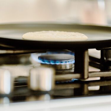 Сковорода Relaxdays Crpes литий алюміній 25 см, чавунна сковорода з антипригарним покриттям для млинців, легко чиститься, дуже плоска, чорна