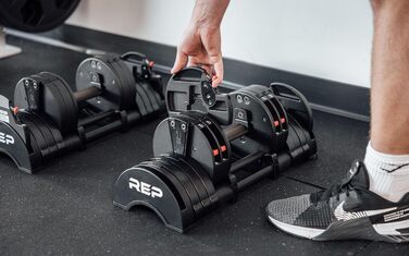 Регульовані гантелі Rep Fitness Quickdraw, доступні в кількох діапазонах ваги, включаючи 5-30, 5-40, 5-50 та 2,3-27,2 кг, 2,3 - 18 кг