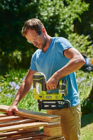 Акумуляторний цвяходер Ryobi 18 вольт R18N16G-0 (цвяходер з цвяхами, гачок для ременя, 2 розпірки - без акумулятора зарядний прист