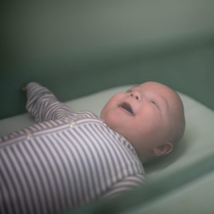 Дитяче ліжечко Maxi-Cosi Iora, складне, 0-6 місяців, макс. 9 кг, 4 положення нахилу та 5 положень висоти, легко штовхати, зручний матрац, великий кошик, легко переносити, колір Essential Graphite