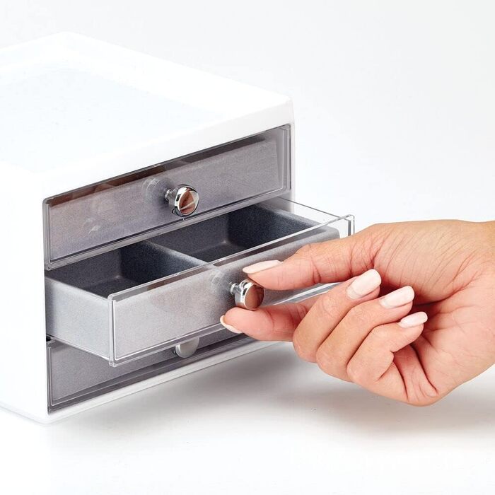 Органайзер для ювелірних виробів mDesign Зберігання ювелірних виробів з 3 шухлядами для сережок, намиста, кілець та браслетів Маленька пластикова скринька для ювелірних виробів Білий/Сірий