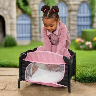 Іграшка для дитячого садка Joie Junior Sleep & Dream у рожевому та чорному кольорах Знімний пеленальний столик та ігрова панель Легке дитяче ліжко для подорожей для ляльок від 3 років