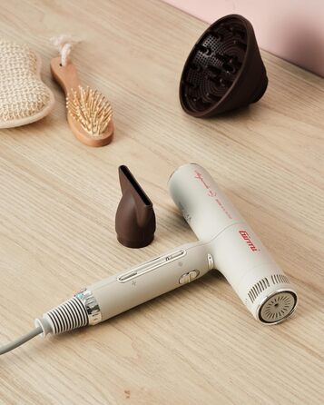Безщітковий фен Girmi PH93, 2000 Вт, 3 швидкості, 5 температур, іонізація, компактний дизайн (50 ваги), з дифузором, бежево-коричневий