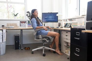 Оригінальний підголівник, розроблений зараз, для крісла Herman Miller Aeron H3 Carbon Кольори та сітка відповідають класичному кріслу Aeron 2016 року та попереднім моделям h3 для класичного чорного кольору