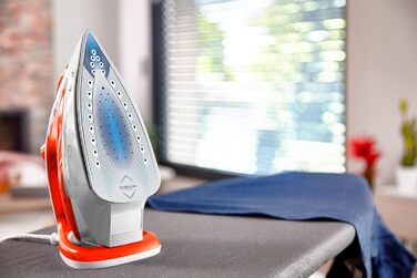 Парова праска 2800 Вт 45 г / хв. автоматичне регулювання подачі пари 230 г / хв. посилення подачі пари 3 парові зони вертикальна п