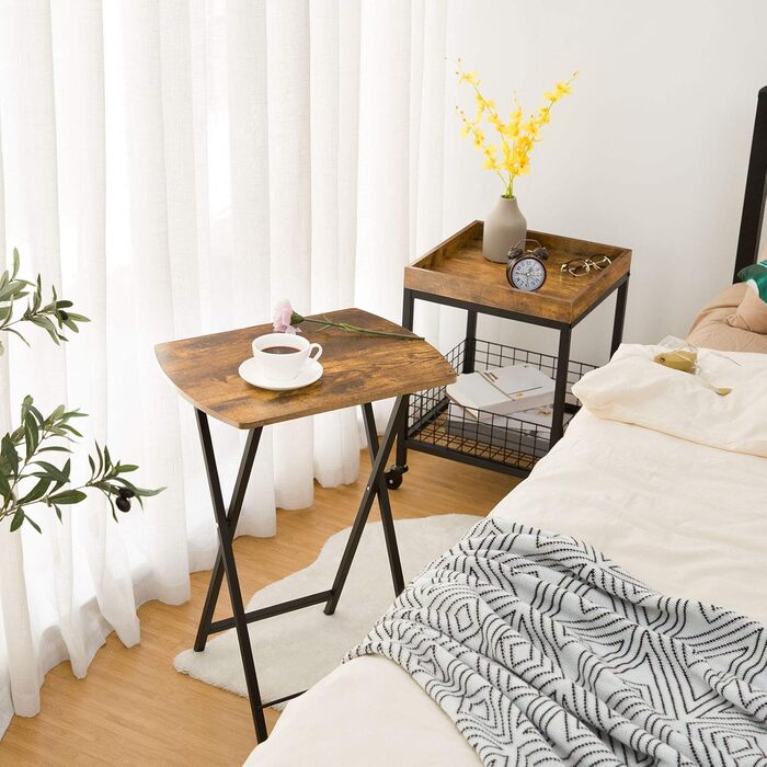 Розкладний бічний столик HOOBRO, невеликий столик-диван, столик-піднос, журнальний столик/піднос під телевізор у індустріальному стилі, сервірувальний столик/столик для закусок для невеликих приміщень, легко збирається, міцний, темно-коричневий EBF17BZ01