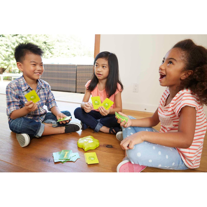 Карткова гра Action Reflex Сімейна розвага Дитяча іграшка Mattel Залізна людина