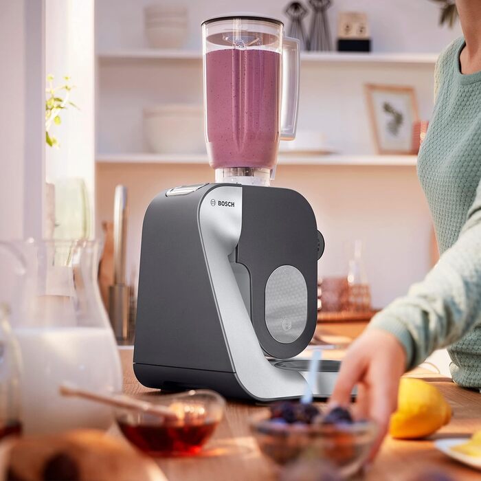 Кухонна машина Bosch Serie 4 MUM56340 чаша 3,9 л, блендер 1,25 л, м'ясорубка, соковижималка, міксер, тістоміс, шинкарка з 3 дисками, 900 Вт, антрацит/срібло
