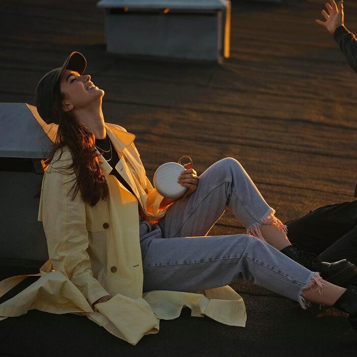 Бездротова портативна водонепроникна Bluetooth-колонка IP67 зі звуком на 360 градусів, голосовим помічником Alexa та спікерфоном,