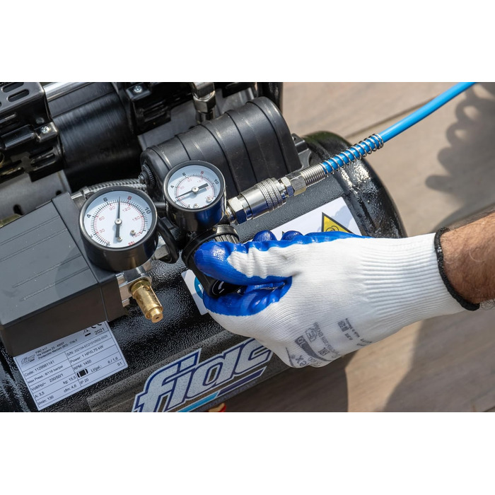 Переносний повітряний компресор FIAC SUPERSILENT 6, безмасляний, максимальний тиск 8 бар, 1 к.с., 6-літровий бак, рівень шуму 58 д