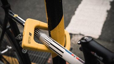 Велосипедний замок U протиугінний - високий рівень безпеки з 3 ключами, дужка зі сплаву 14 мм, надлегкий для замка на велосипед, мотоцикл, електросамокат та електроскутер (жовтий)