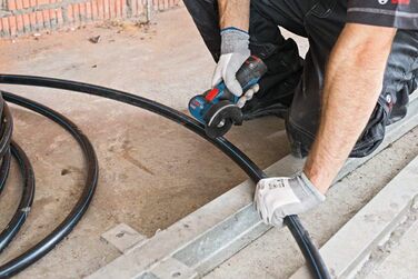 Акумуляторна кутова шліфувальна машина Bosch Professional 12V System GWS 12V-76 (у комплекті 2 відрізні круги Expert for Inox, 1 т