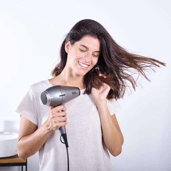 Фен для волосся з іонізацією BLACKDECKER BXHDA2400E, 2400 Вт, 2 швидкості, 3 температурні режими, холодний обдув, знімний фільтр