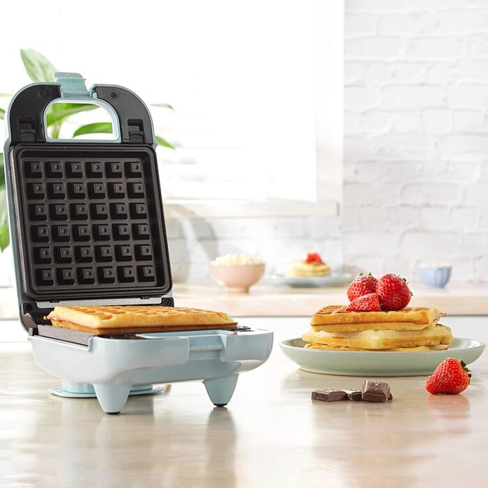 Компактний багатофункціональний пристрій Petra PT4943BLNVDEEU7 Міні-машина для приготування ласощів 3 в 1, пончики, кейк-попси та вафлі, кондитерська машина для вечірок, знімні пластини з антипригарним покриттям, що легко чиститься, 650 Вт, пастельно-сині