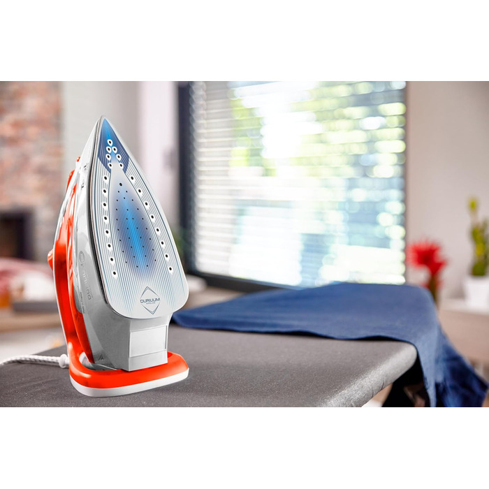 Парова праска 2800 Вт 45 г / хв. автоматичне регулювання подачі пари 230 г / хв. посилення подачі пари 3 парові зони вертикальна п