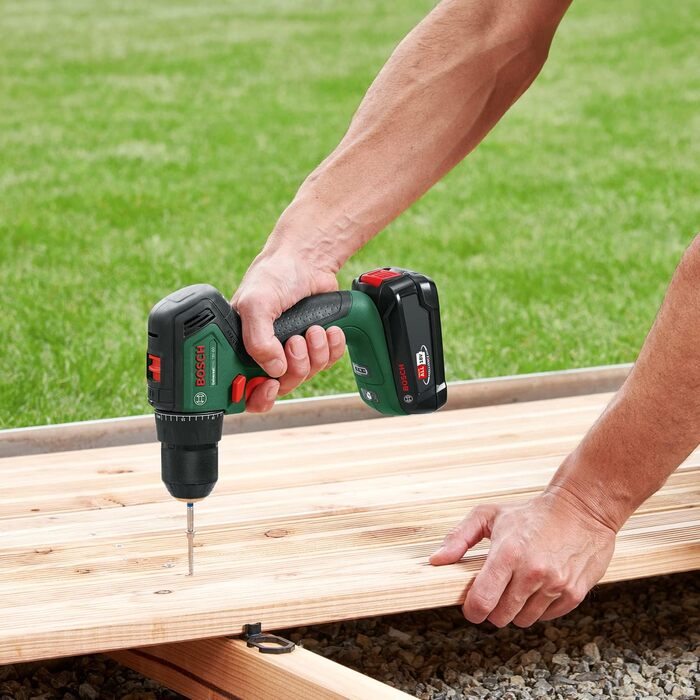 Акумуляторний дриль-шуруповерт Bosch Home and Garden UniversalDrill 18V-60 (2 акумулятора, 18 В, в кейсі) чорний