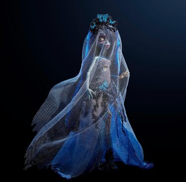 Лялька Monster High Skullector, колекційна фігурка Труп нареченої Емілі, весільна сукня в готичному стилі з павутиною та аксесуарами, такими як марлева вуаль та підставка для ляльки, JDR67