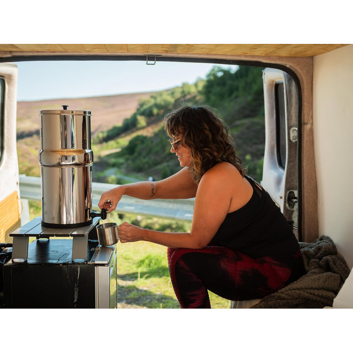 Система фільтрації з нержавіючої сталі British Berkefeld 8,5 л. Фільтр для води з 2 ультрафторованими керамічними картриджами. Сертифікована Doulton NSF, система питної води для подорожей для типових забруднень