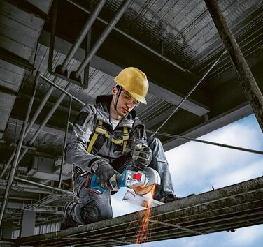 Кутова шліфувальна машина Bosch Professional 18V System BITURBO GWX 18V-7 з X-LOCK (діаметр круга 115 мм, потужність 700 Вт, вкл.